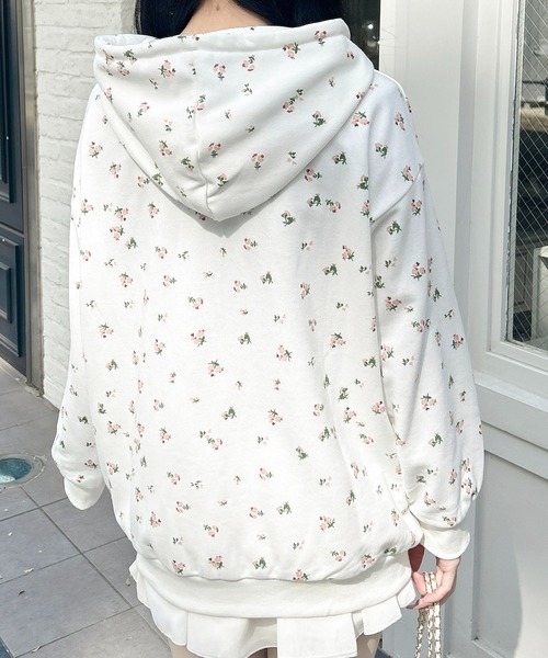 INGNI(イング)の「花柄胸ロゴスウェットジップパーカー(パーカー・レディース・ホワイト×ピンク/ホワイト×ブルー・M)」の15枚目の写真