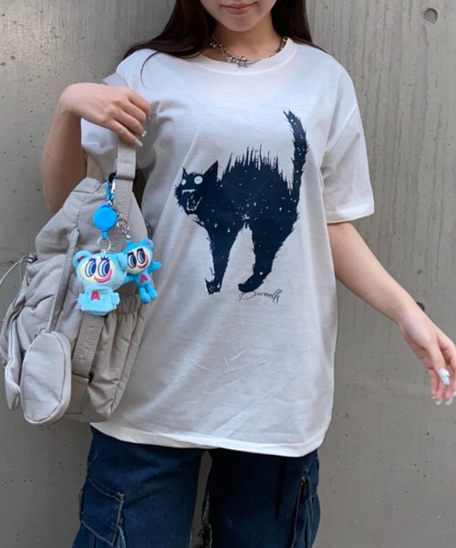 lilful（リルフル）の「【26年春夏新作】キャットプリントグラフィックTシャツ（Tシャツ/カットソー・メンズ・ホワイト/ブラック・L/M）」の3枚目の写真