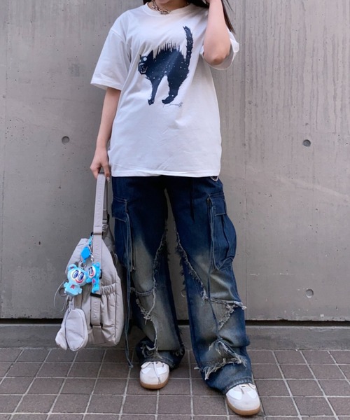 lilful（リルフル）の「【26年春夏新作】キャットプリントグラフィックTシャツ（Tシャツ/カットソー・メンズ・ホワイト/ブラック・L/M）」の4枚目の写真