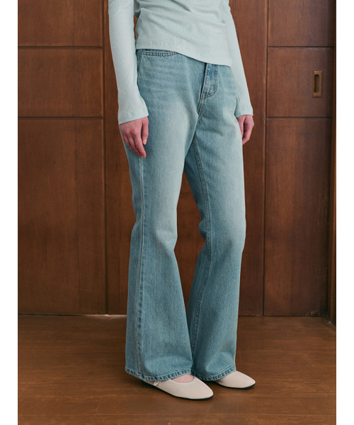 LENINA(レニーナ)の「JAMIE bootcut denim pants_BLUE(デニムパンツ・レディース・ブルー・SMALL/MEDIUM/LARGE)」の2枚目の写真