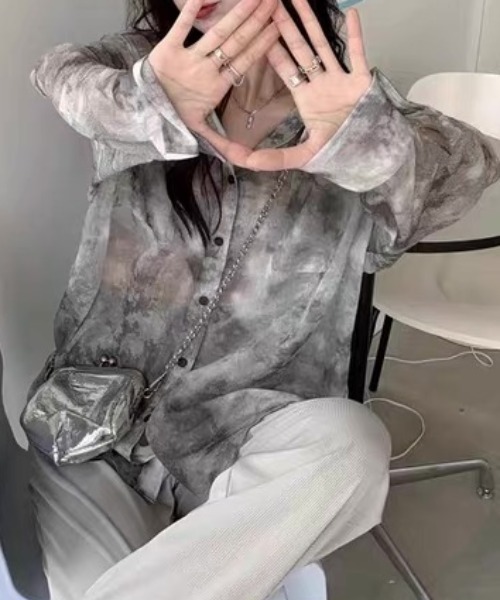 CELENA BEATS(セレナビーツ)の「ルーズシルエット シアー タイダイ シースルー オーバーシャツ(シャツ/ブラウス・レディース・ライトブルー/ライトグレー・FREE)」の7枚目の写真