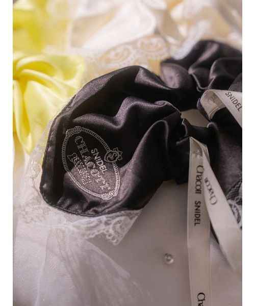 SNIDEL（スナイデル）の「【Chacott】コラボレースシュシュ（シュシュ・レディース・アイボリー/ブラック/イエロー・F）」の10枚目の写真