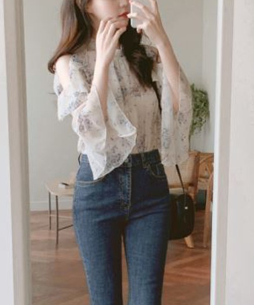 mielu(ミエル)の「《大人きれいめフェミニン♪》オフショルダー花柄シフォンブラウス 春夏(シャツ/ブラウス・レディース・オレンジ/アイボリー・MEDIUM/LARGE)」の7枚目の写真