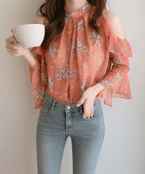 mielu(ミエル)の「《大人きれいめフェミニン♪》オフショルダー花柄シフォンブラウス 春夏(シャツ/ブラウス・レディース・オレンジ/アイボリー・MEDIUM/LARGE)」の6枚目の写真