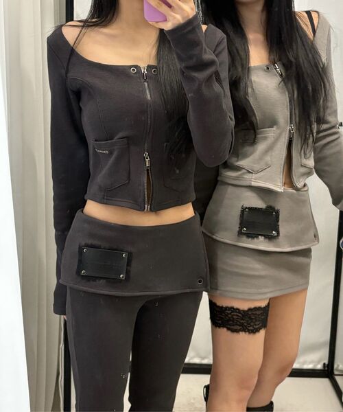 ETRE AU SOMMET（エトレオソメ）の「Lace-Up Mini Skirt Pants (Charcoal)（スカート・レディース・チャコールグレー・FREE）」の4枚目の写真