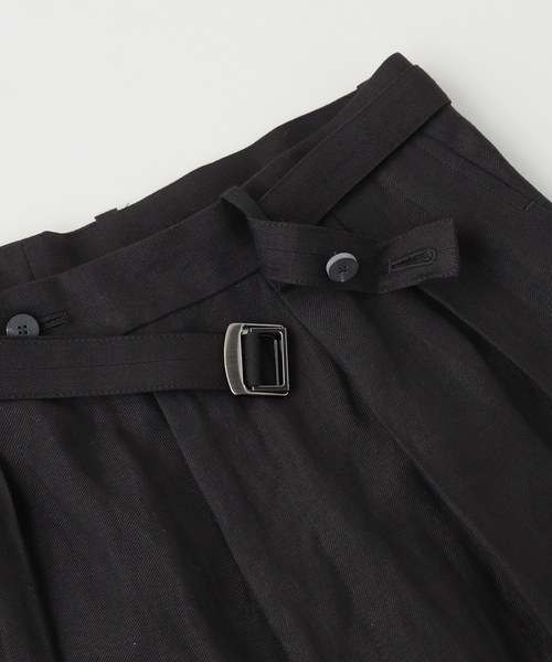 m's braque（エムズブラック）の「m’s braque (エムズ ブラック)  BELTED TACK BAGGY PANTS（その他パンツ・メンズ・ブラック・40/36/38）」の4枚目の写真