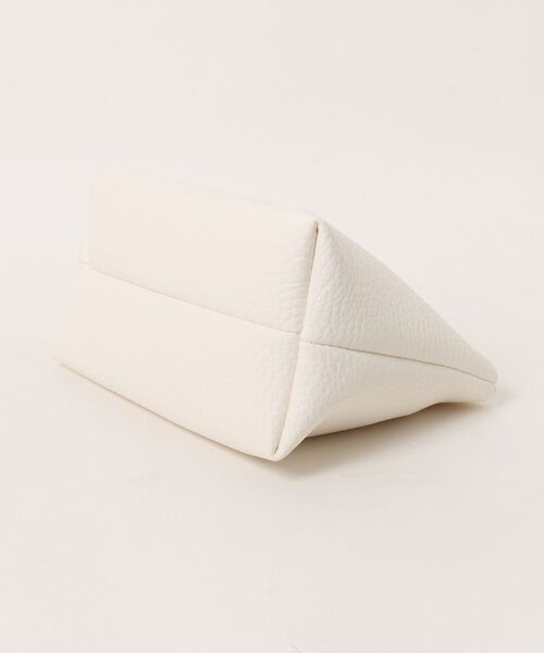 an meets zakka（アンミツザッカ）の「an meets zakka ダイヤパンチングシボ合成皮革ショルダーバッグ（ショルダーバッグ・レディース・ベージュ/ブラック/ホワイト・ONESIZE）」の8枚目の写真
