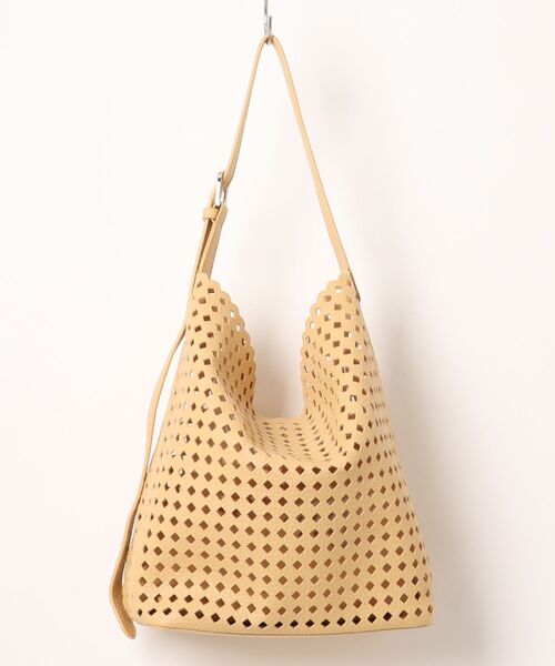 an meets zakka（アンミツザッカ）の「an meets zakka ダイヤパンチングシボ合成皮革ショルダーバッグ（ショルダーバッグ・レディース・ベージュ/ブラック/ホワイト・ONESIZE）」の13枚目の写真