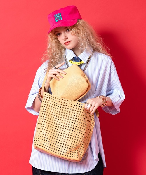 an meets zakka（アンミツザッカ）の「an meets zakka ダイヤパンチングシボ合成皮革ショルダーバッグ（ショルダーバッグ・レディース・ベージュ/ブラック/ホワイト・ONESIZE）」の11枚目の写真