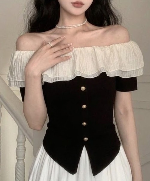 SHEPP(シープ)の「チュールフリルオフショルニット半袖プルオーバー(Tシャツ/カットソー・レディース・ブラック/アイボリー・M/S)」の2枚目の写真