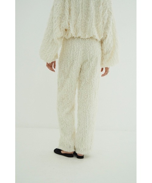 CLANE(クラネ)の「TOPSTITCHED FRILL STRAIGHT PANTS 10110-7223(その他パンツ・レディース・ブラック/オフホワイト・1/2)」の5枚目の写真