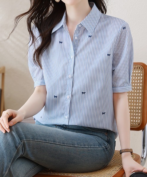 LUCPY(ラクピー)の「ストライプ×刺繍半袖シャツ(シャツ/ブラウス・レディース・ピンク・FREE)」の4枚目の写真