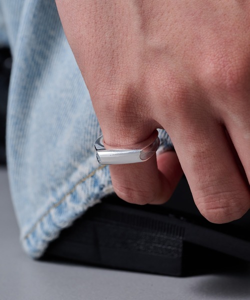 MAISON CLUB(メゾンクラブ)の「【MAISON CLUB】Solid Edge Square Ring Silver925 KUN(リング・メンズ・シルバー・FREE)」の2枚目の写真