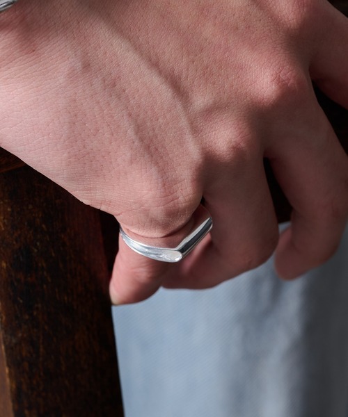 MAISON CLUB(メゾンクラブ)の「【MAISON CLUB】Solid Edge Square Ring Silver925 KUN(リング・メンズ・シルバー・FREE)」の4枚目の写真