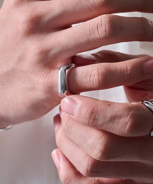 MAISON CLUB(メゾンクラブ)の「【MAISON CLUB】Solid Edge Square Ring Silver925 KUN(リング・メンズ・シルバー・FREE)」の5枚目の写真