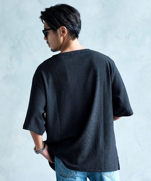 CavariA(キャバリア)の「『CavariA/キャバリア』楊柳VネックTシャツ 半袖(Tシャツ/カットソー・メンズ・グレイッシュベージュ/ブルーグリーン/ブラック・L/M)」の6枚目の写真