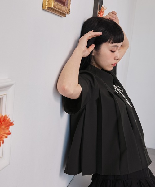 ELUNIS(エルニス)の「フロントプリーツシャツ(シャツ/ブラウス・レディース・ホワイト/ブラック・FREE)」の22枚目の写真
