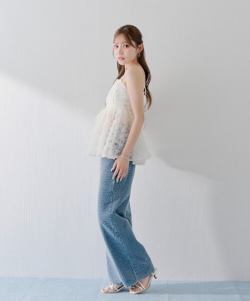 Chico(チコ)の「【SALON by Chico】ハイウエストストレートワイドデニムパンツ(デニムパンツ・レディース・ブルー系その他/ブルー/ホワイト系その他/ブルー系その他3・MEDIUM/SMALL)」の19枚目の写真