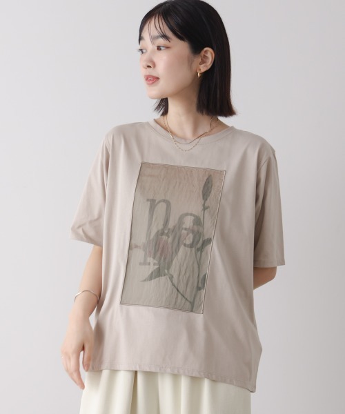 Bou Jeloud(ブージュルード)の「フラワーロゴプリントTee(Tシャツ/カットソー・レディース・グレイッシュベージュ/オフホワイト/チャコールグレー・FREE)」の3枚目の写真
