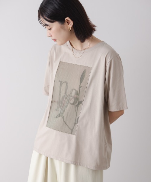 Bou Jeloud(ブージュルード)の「フラワーロゴプリントTee(Tシャツ/カットソー・レディース・グレイッシュベージュ/オフホワイト/チャコールグレー・FREE)」の8枚目の写真