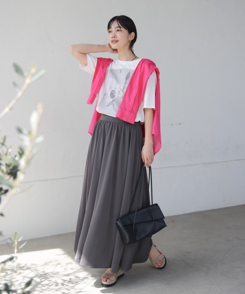 Bou Jeloud(ブージュルード)の「フラワーロゴプリントTee(Tシャツ/カットソー・レディース・グレイッシュベージュ/オフホワイト/チャコールグレー・FREE)」の16枚目の写真
