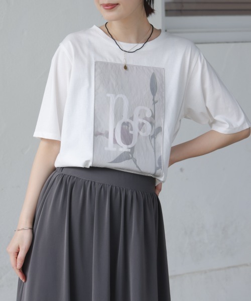 Bou Jeloud(ブージュルード)の「フラワーロゴプリントTee(Tシャツ/カットソー・レディース・グレイッシュベージュ/オフホワイト/チャコールグレー・FREE)」の17枚目の写真