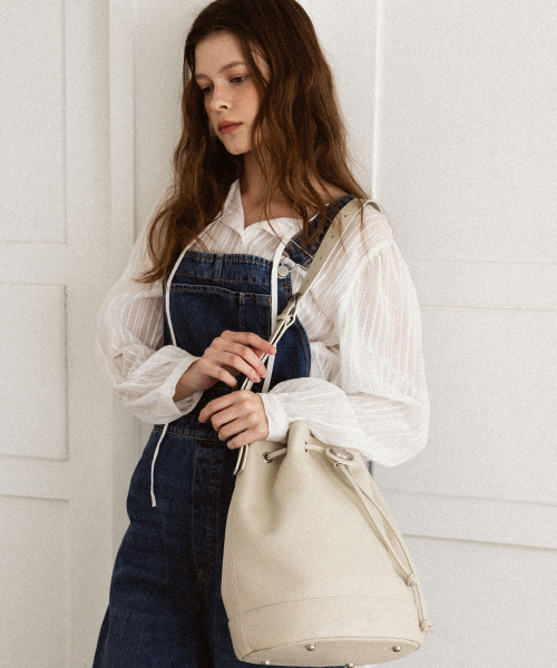 OMNIPOTENT（オムニポテント）の「Cle de bucket bag _Off white（ショルダーバッグ・レディース・その他・FREE）」の2枚目の写真