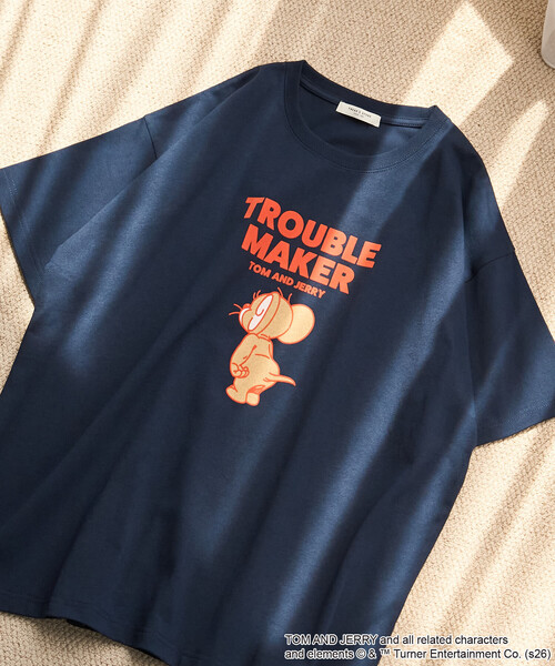 FREAK'S STORE（フリークスストア）の「限定展開　TOM AND JERRY/トムとジェリー フロッキー ロゴ 半袖 Tシャツ（Tシャツ/カットソー・レディース・ネイビー/ピンク/ブラウン/ブラック/ライトグレー/ナチュラル・ﾌﾘ-）」の5枚目の写真