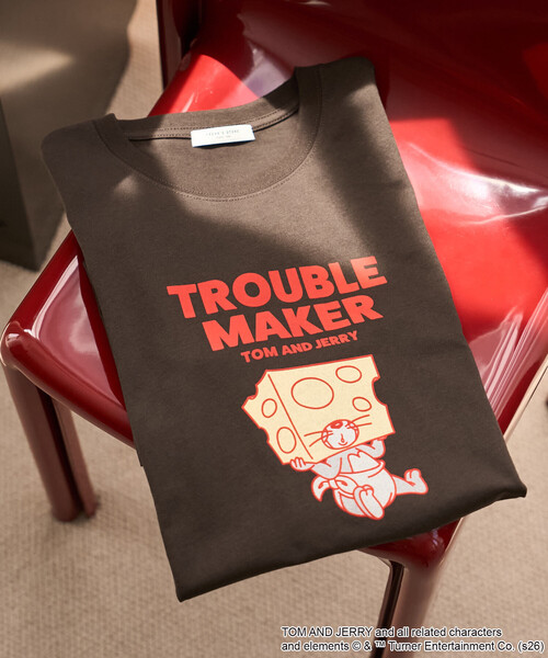 FREAK'S STORE（フリークスストア）の「限定展開　TOM AND JERRY/トムとジェリー フロッキー ロゴ 半袖 Tシャツ（Tシャツ/カットソー・レディース・ネイビー/ピンク/ブラウン/ブラック/ライトグレー/ナチュラル・ﾌﾘ-）」の3枚目の写真