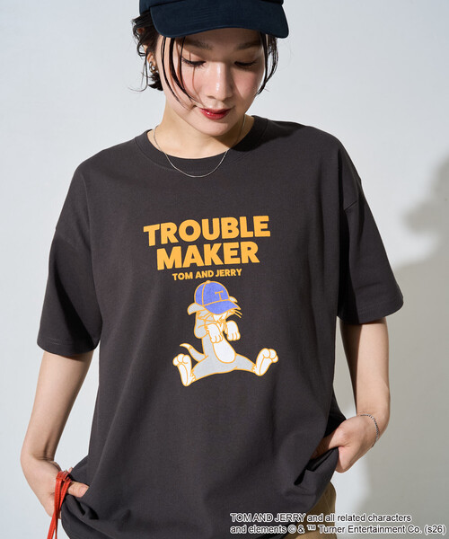 FREAK'S STORE（フリークスストア）の「限定展開　TOM AND JERRY/トムとジェリー フロッキー ロゴ 半袖 Tシャツ（Tシャツ/カットソー・レディース・ネイビー/ピンク/ブラウン/ブラック/ライトグレー/ナチュラル・ﾌﾘ-）」の19枚目の写真