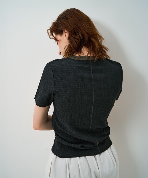 NOMINE(ノミネ)の「楊柳シボ感 リンガーTシャツ / 半袖 リブ切替 クロップド丈(Tシャツ/カットソー・レディース・ネイビー/ホワイト/ブラック系その他/ブルー/ブラック系その他2・フリー)」の11枚目の写真