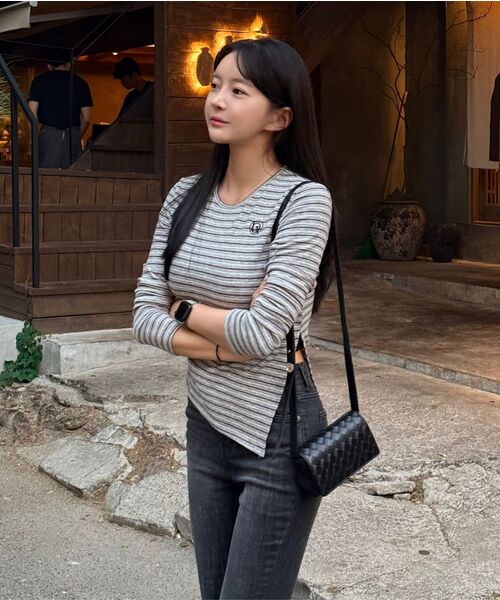 mur（ミュール）の「Tofu Bag(5color)（ショルダーバッグ・レディース・ブラック/アイボリー/ブラック×ブラック/ダークブラウン/バーガンディー・ONE）」の12枚目の写真