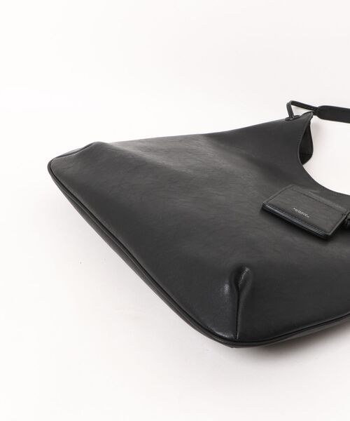Scrap Book（スクラップブック）の「【NOTHING WRITTEN】MEDIUM SHOULDER HOBO BAG（ショルダーバッグ・レディース・ブラック・FREE）」の3枚目の写真