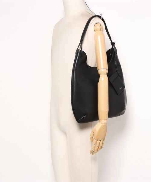 Scrap Book（スクラップブック）の「【NOTHING WRITTEN】MEDIUM SHOULDER HOBO BAG（ショルダーバッグ・レディース・ブラック・FREE）」の5枚目の写真