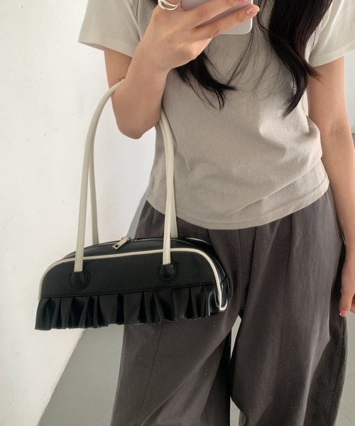HALEY PESCA(ヘーリーペスカ)の「HALEY PESCA/パイピングデザインフリルショルダーバッグ(ハンドバッグ・レディース・ブラック/ブルー系2/ブルー系1/レッド・FREE)」の12枚目の写真