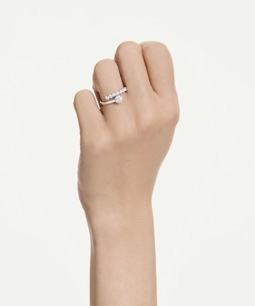 SWAROVSKI（スワロフスキー）の「【公式】【スワロフスキー】Matrix オープンリング, ラウンドカット, ホワイト, ロジウム・プレーティング（リング・レディース・シルバー系・50/55/52）」の2枚目の写真