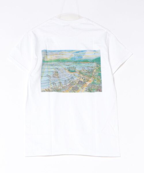 URBAN ISLAND SOCIETY(アーバンアイランドソサエティ)の「【アートTシャツ】ショートスリーブ 「OLD TATEISHI」 by Sakuma Art / URBAN ISLAND SOCIETY(アーバンアイランドソサエティ)(Tシャツ/カットソー・メンズ・ホワイト・X-LARGE/LARGE/MEDIUM/SMALL)」の2枚目の写真