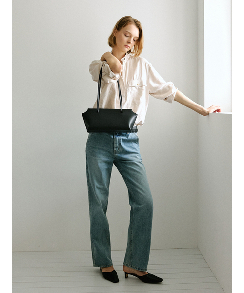 MOREMORR（モアモル）の「RIVA BAG _ ブラックショルダーバッグトートバッグ（ショルダーバッグ・レディース・ブラック・FREE）」の4枚目の写真