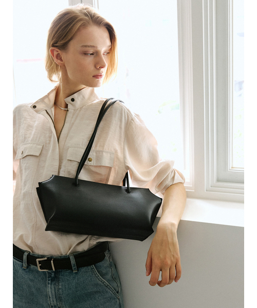 MOREMORR（モアモル）の「RIVA BAG _ ブラックショルダーバッグトートバッグ（ショルダーバッグ・レディース・ブラック・FREE）」の7枚目の写真
