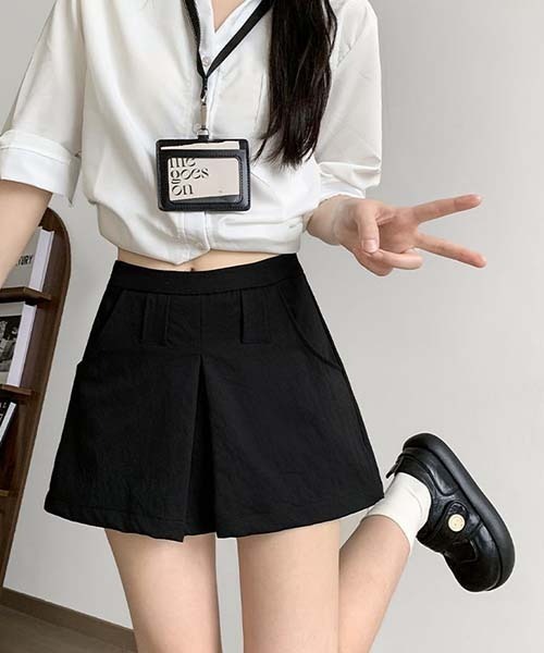 gossip！ロサンゼルス（ゴシップロサンゼルス）の「ハイウエストタックスカートパンツ レディース ショート丈 インナーパンツ付き カジュアル カーゴ風 ミニスカパン（その他パンツ・レディース・ベージュ/ブラック・M/L/S）」の14枚目の写真