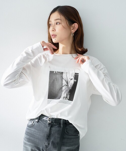 UNTITLED(アンタイトル)の「【ロゴ・プリント】フォトグラフィックロンT(Tシャツ/カットソー・レディース・ホワイト系3/チャコール・44/04/02/00/50/48)」の1枚目の写真