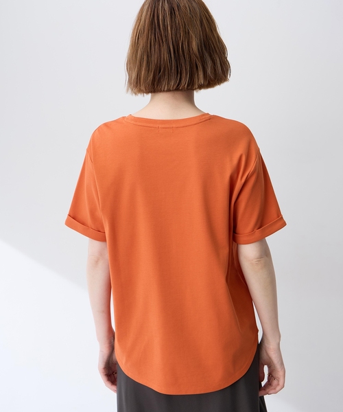 Petit Honfleur（プチオンフルール）の「ロゴプリントTシャツ【接触冷感・UVカット・オーガニックコットンブレンド】（Tシャツ/カットソー・レディース・オレンジ/モカ/ネイビー・M/L）」の6枚目の写真
