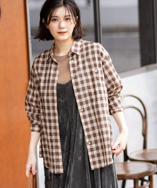 Petit Honfleur（プチオンフルール）の「ロゴプリントTシャツ【接触冷感・UVカット・オーガニックコットンブレンド】（Tシャツ/カットソー・レディース・オレンジ/モカ/ネイビー・M/L）」の17枚目の写真