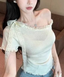 レースリボン付きTシャツ