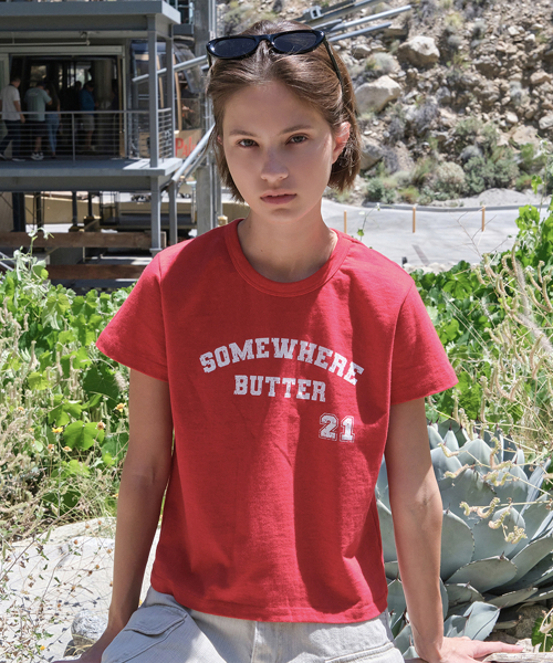 SOMEWHEREBUTTER(サムウェアバター)の「21 Square Logo Top - Red(Tシャツ/カットソー・レディース・その他・FREE)」の1枚目の写真
