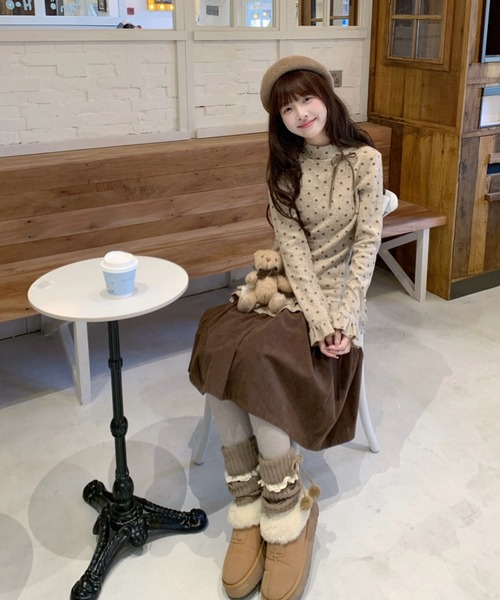 Teem Store(チームストア)の「ドット柄ネックリボン 裾フリルペプラムカットソー(Tシャツ/カットソー・レディース・アイボリー・M)」の4枚目の写真