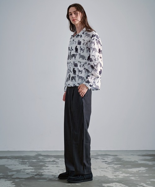Revo.(レボ)の「Revo. リネンブレンド スラブ調 アニマル キャットパターン 長袖シャツ / 猫柄 / ユニセックス(シャツ/ブラウス・メンズ・ホワイト/ブラック/ブラック系・1/2)」の7枚目の写真