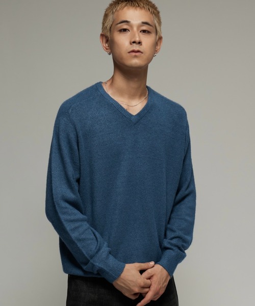 SINSS（シンス）の「Fox blend V-neck knit / フォックスブレンドVネックニット（ニット/セーター・メンズ・レッド/チャコール/ブルー/ライトグレー・LARGE/MEDIUM/SMALL/X-SMALL）」の3枚目の写真