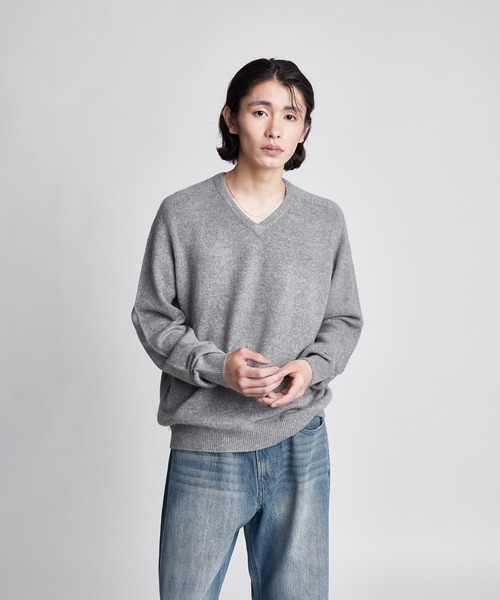 SINSS（シンス）の「Fox blend V-neck knit / フォックスブレンドVネックニット（ニット/セーター・メンズ・レッド/チャコール/ブルー/ライトグレー・LARGE/MEDIUM/SMALL/X-SMALL）」の21枚目の写真