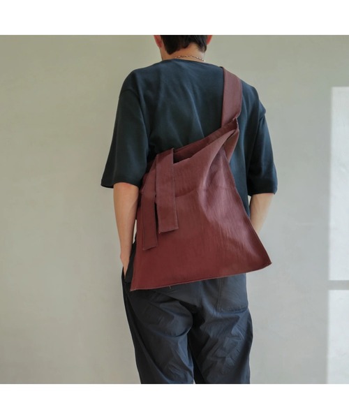 CONZ(コンズ)の「MARY INSIDE OUT TOTE L(トートバッグ・メンズ・ブラウン/ブラック・FREE)」の1枚目の写真